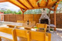 Brane Apartments with swimming pool - Chambres d’hôtes Zadar