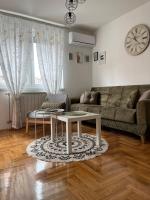 Apartman Lea - Bed and Breakfast Lukavica