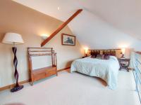 Deluxe Double Room (2 Adults + 1 Child)