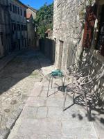 The Oldest Street Apartment - TOSA - B&B Risano