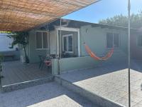 Rejuvenated 70s cottage - B&B