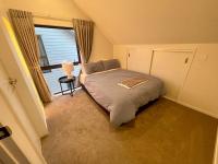 Free carpark, 4-bedroom house - Ferienwohnung