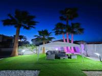 3 Bedroom Villa, private pool, hot tub - B&B