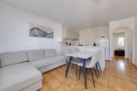 CB Living - 2 bedroom bungalow near Zenia Beach - Bed and Breakfast Urbanizacion los Balcones