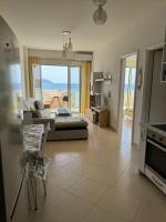 Seaside Oasis Apartment in Vlora - B&B Vlorë