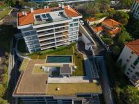 Monumental Madeira 3 Bedroom Luxury Family Flat with Swimming Pool - B&B