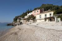 Yellow House Lower,Beachfront, Nissaki, Kaminaki beach - B&B Corfù