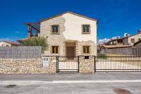 Villa Brioni with pool by Rentistra - B&B Čabrunići