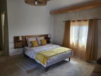Deluxe Queen Suite