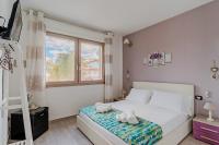 Kamer met Kingsize Bed en Uitzicht op het Zwembad