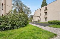 Chic 3-Bedroom Apartment Near Zurich Center - Bed and Breakfast