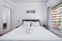 Sea Breeze 2 bedroom Apartment - 10 min walk to beach - B&B Athens