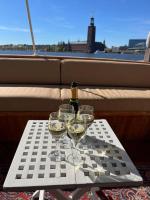 MY Etera - B&B Stockholm
