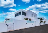 Villa Marina Oasis - Private Pool, Air-Con and Sat TV By Lanzarote Vacation Homes - Ferienwohnung Playa Blanca