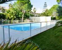 Le Palm, appartement climatisé pour 4 personnes avec vue mer et piscine sur le Port d'Hyères - Chambres d'hôtes Hyères