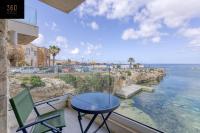 Seafront, studio home with private seaview terrace by 360 Estates - Bed and Breakfast San Pawl il-Baħar