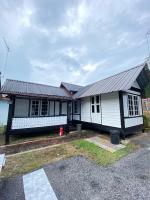 Nami Homestay Teluk Batik - B&B Lumut