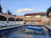 Holiday Home Rozić - Villa with private seasonal heated pool - Chambres d'hôtes Mostar