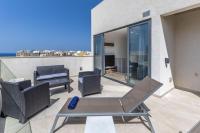 Penthouse Just Steps Away From the Sea in Sliema - B&B