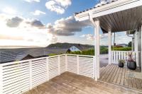 Modern Family House Near Pulpit Rock - Chambres d’hôtes Tau