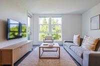 Near Beverly Center Luxury 2BD Apartment - B&B
