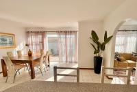 3 Bedroom Family Home with Pool - B&B