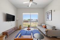 Modern Nulu 2BR CozySuites 06 - Chambres d’hôtes Louisville