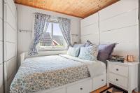 Queen Room with Shared Bathroom