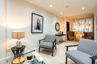 BuckinghamPalace-Belgravia-SaintsJames-Trafalgar Square-Victoria - B&B