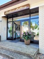 Moderne Ferienunterkunft in ruhiger Lage und nur 7 Gehminuten vom Strand entfernt - hoher Schlafkomfort und Gartenzugang für die ideale Erholung an der Ostsee - Bed and Breakfast