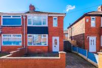 Stunning 3-Bed home in Manchester by 53 Degrees Property, Ideal for Contractor Groups & Long-term Business, FREE Parking - Sleeps 7! - B&B Manchester