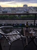 Top floor with Eiffel Tower view and roof top - Bed and Breakfast