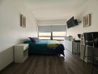 Av. Corrientes 820, Obelisco II - B&B