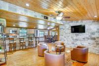 Deck and Fire Pit Unique Pottsboro Haven - B&B Pottsboro