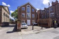 LoveYork Priory Apartment - Central with Parking - Chambres d’hôtes