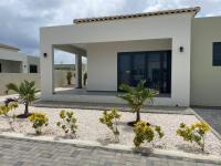 Villa Cuarenta-Y-Tres, Mambo Beach - B&B