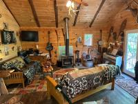 Hummingbird Hideaway - B&B