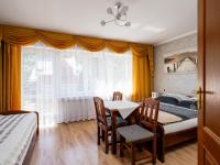 Dreibettzimmer mit eigenem Bad