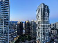 Monthly stay-Relocation Special-New condo at Metrotown - B&B