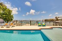 Waterfront Getaway with Pool and Dock - Walk to Beach! - Ferienwohnung