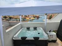 Nautica bulles jacuzzi privatif vue lac marin - Chambres d’hôtes Le Barcarès