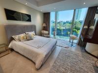 One-Bedroom Apartment with Park View