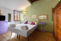 Una finestra sulle Cappelle Medicee by Mmega - B&B Firenze