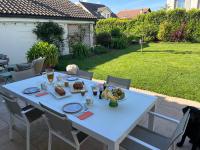 2 chambres doubles et salle de bains - B&B Crans-près-Céligny