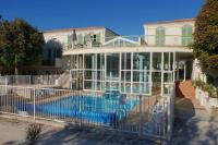 Apt 4 residence in the heart of St-Martin with swimming pool and parking - Chambres d'hôtes Saint-Martin-de-Ré