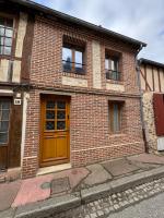 AU 56 - CENTRE VILLE - QUARTIER SAINT-LÉONARD - Ferienwohnung