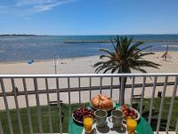 Sol-y-Days le Royal Grand studio centre ville vue mer avec parking - B&B Le Grau-du-Roi