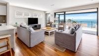 THE Palms Yamba - Overlooking Convent Beach - Holiday Yamba - Bed and Breakfast Yamba