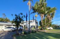 Beachmere Palms Motel - B&B