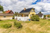 Relaxing Family Home Near The Lake - Bed and Breakfast